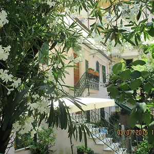 https://il-giardino-degli-oleandri-la-spezia.hotelitalianriviera.com